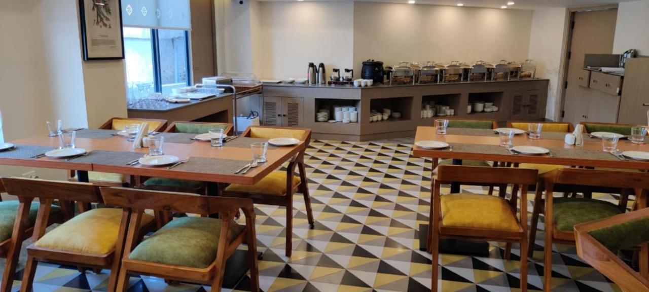 Spree Hotel Kriday Dehradun Exteriör bild