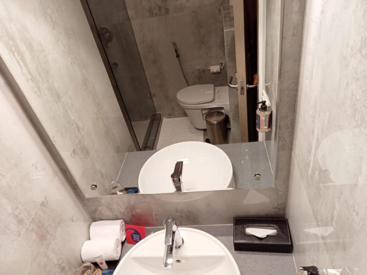 Spree Hotel Kriday Dehradun Exteriör bild