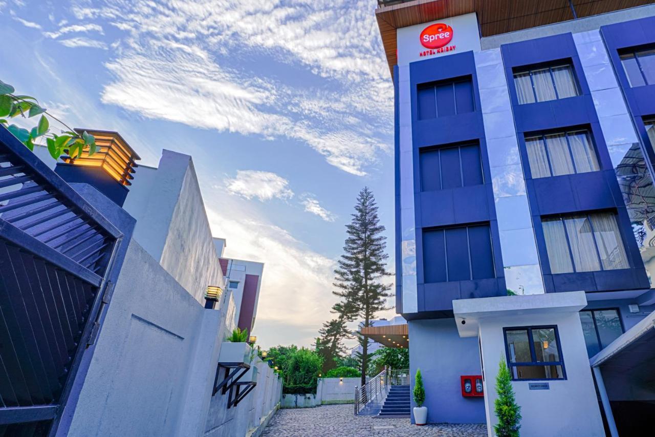 Spree Hotel Kriday Dehradun Exteriör bild